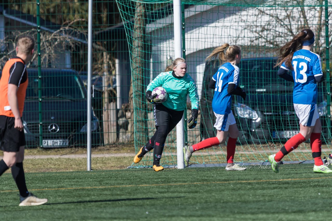 Bild 203 - B-Juniorinnen Halbfinale SVHU - Holstein Kiel : Ergebnis: 3:0